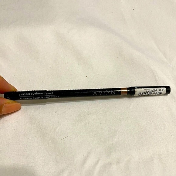 Avon Eye Brow Pencil - Medium Brown - Picture 2 of 4